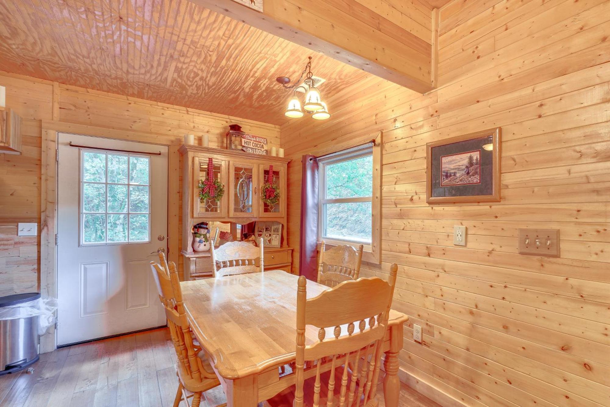 Just Fur Relaxin Sevierville Cabin With Hot Tub! ภายนอก รูปภาพ