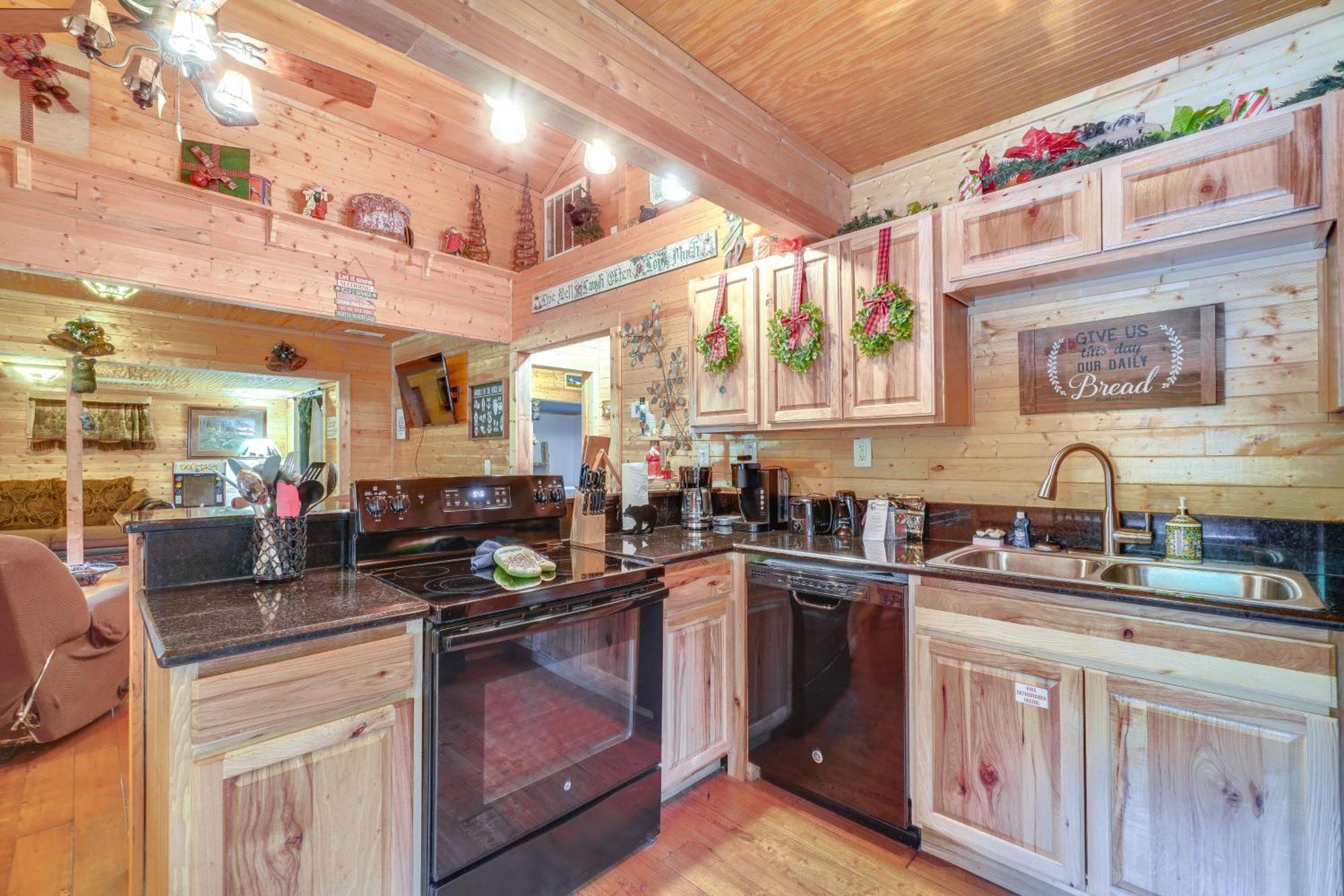 Just Fur Relaxin Sevierville Cabin With Hot Tub! ภายนอก รูปภาพ