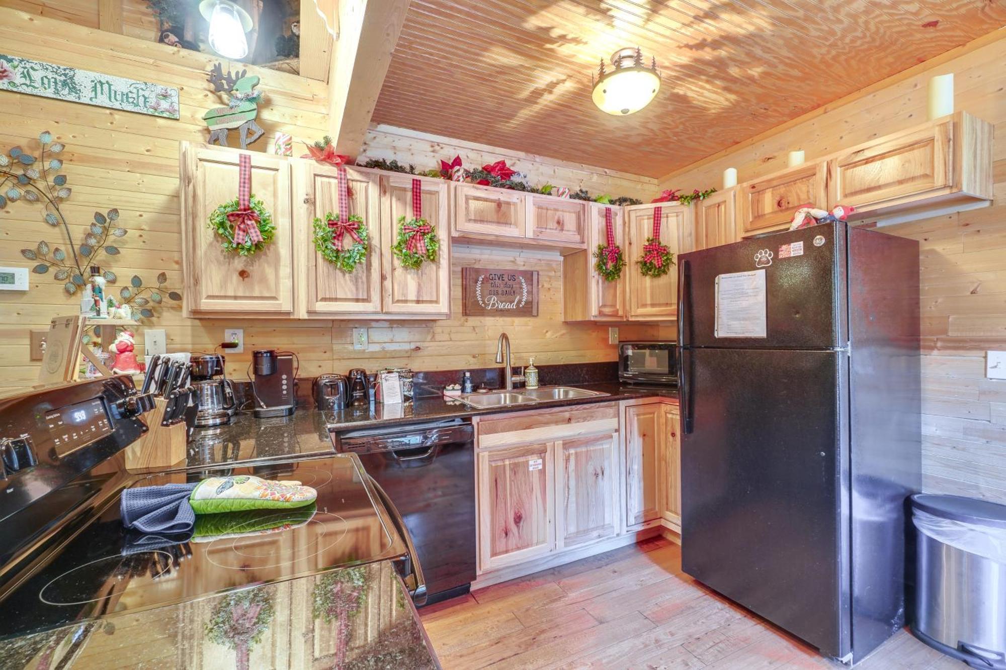 Just Fur Relaxin Sevierville Cabin With Hot Tub! ภายนอก รูปภาพ